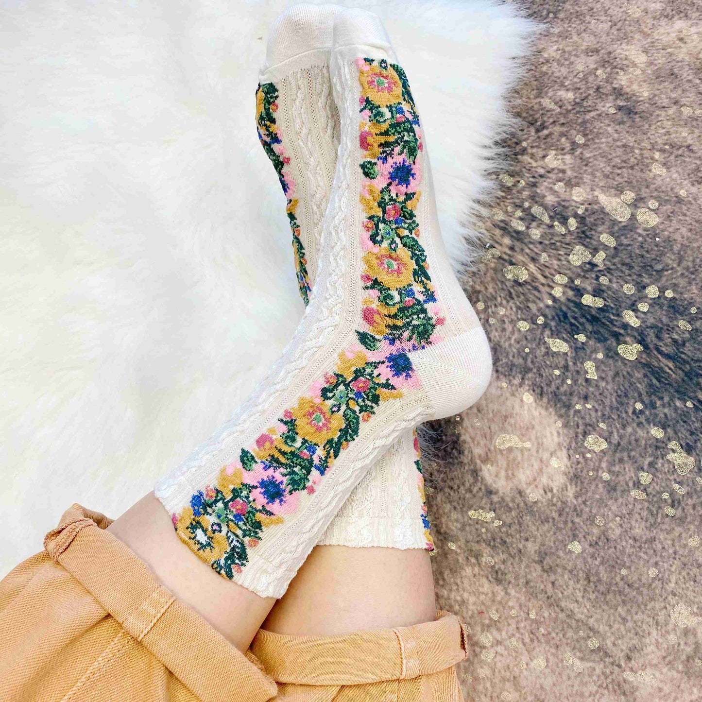 Noble Floral Beauty Socks

