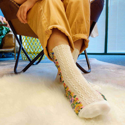 Noble Floral Beauty Socks

