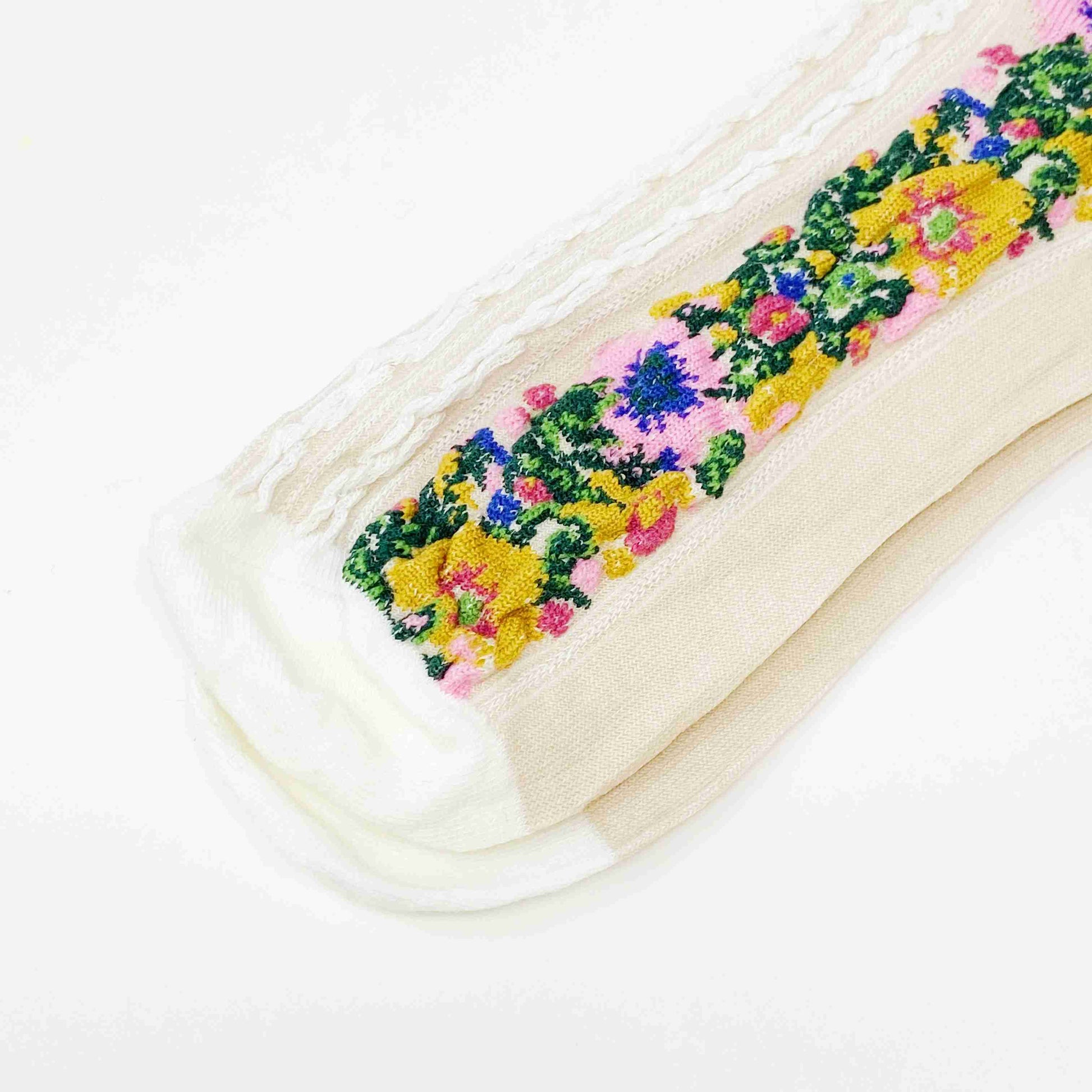 Noble Floral Beauty Socks

