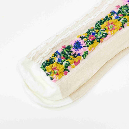 Noble Floral Beauty Socks

