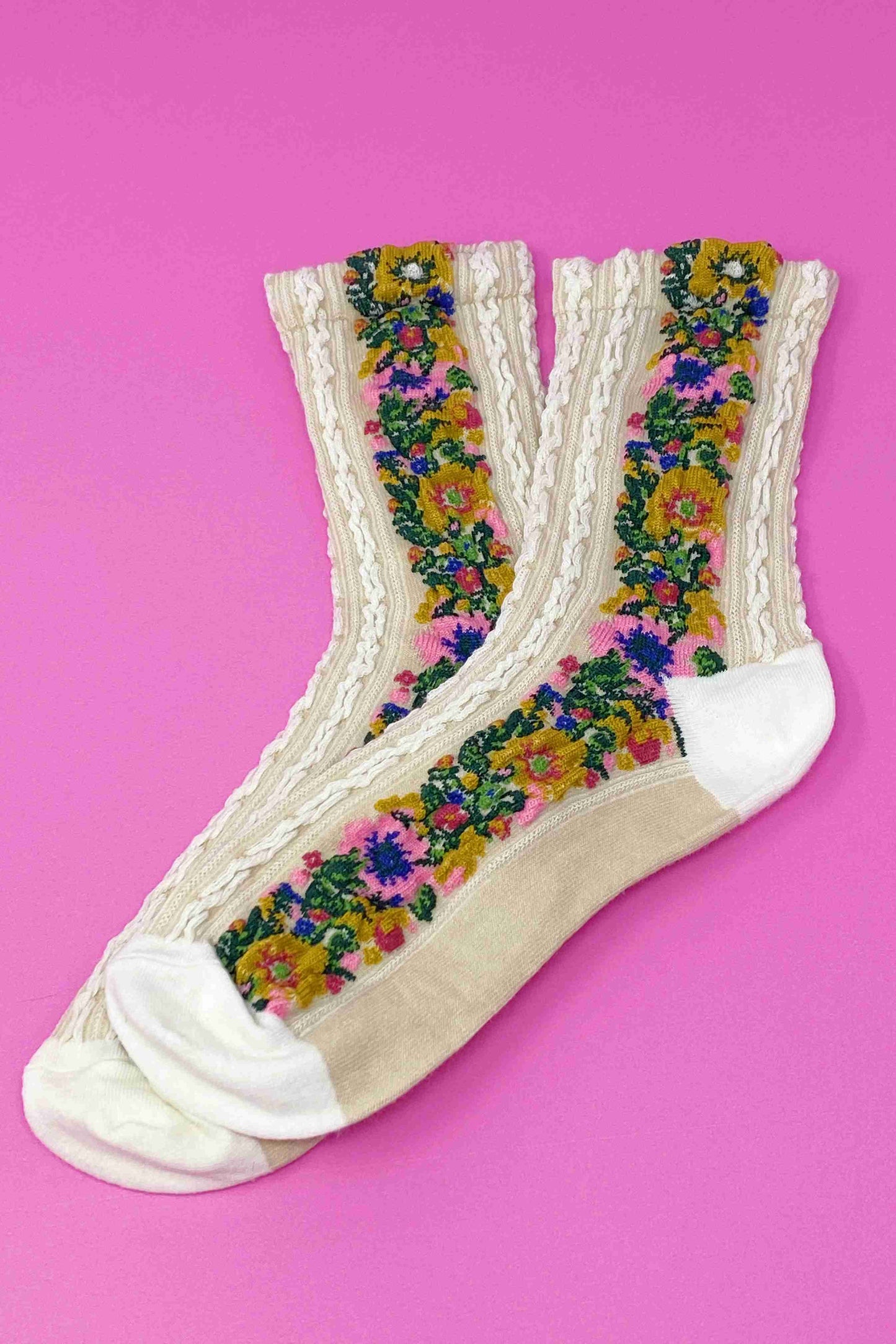 Noble Floral Beauty Socks

