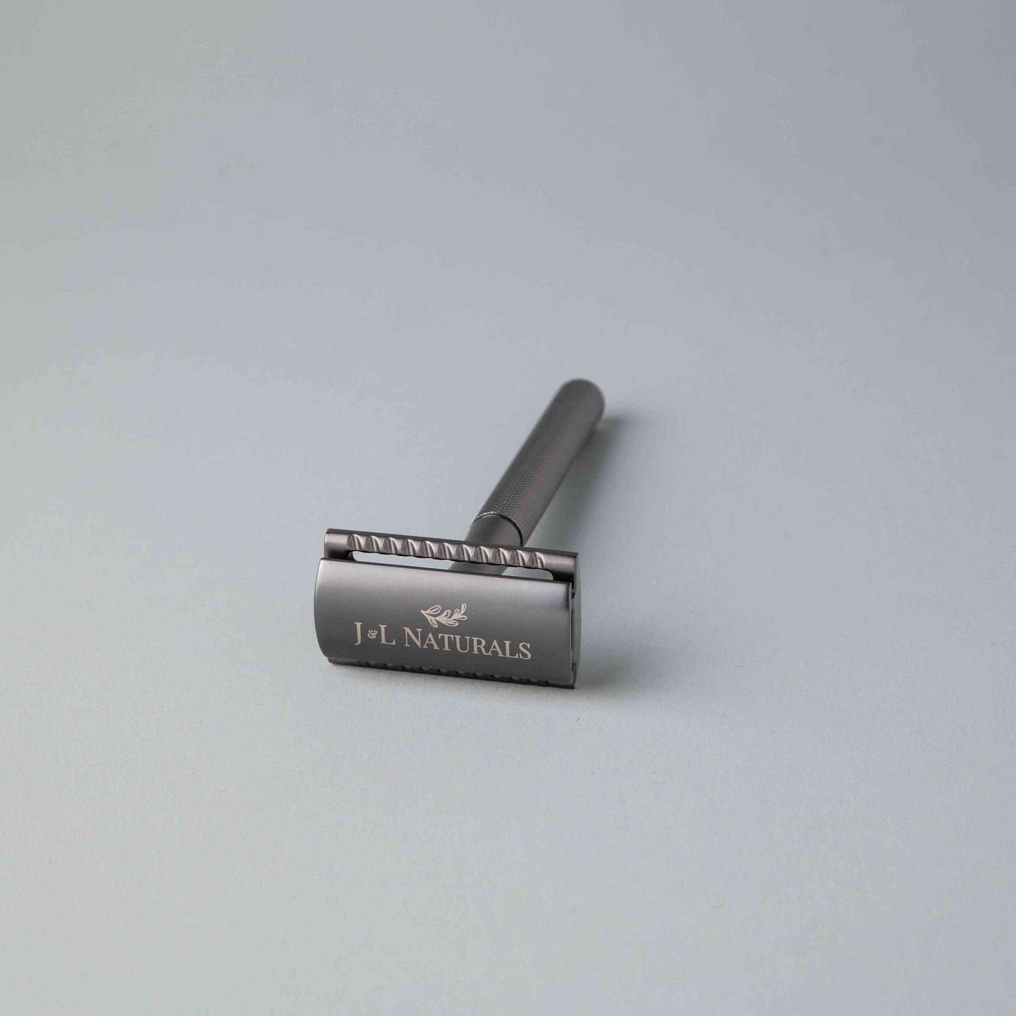 Steel Safety Razor for Smooth Shaving